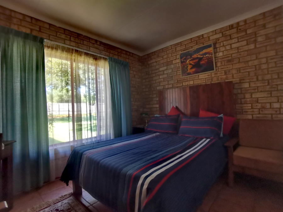 6 Bedroom Property for Sale in Modderfontein A H North West
